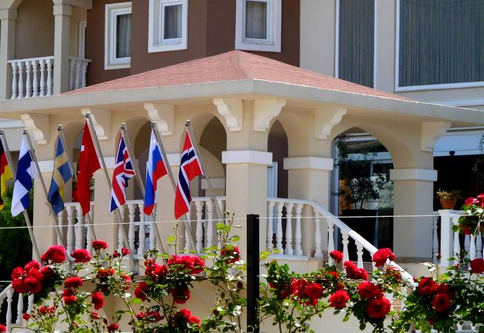Garden Resort Bergamot Hotel, width=