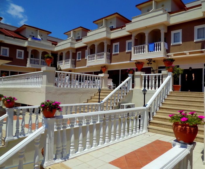 Отель Garden Resort Bergamot
