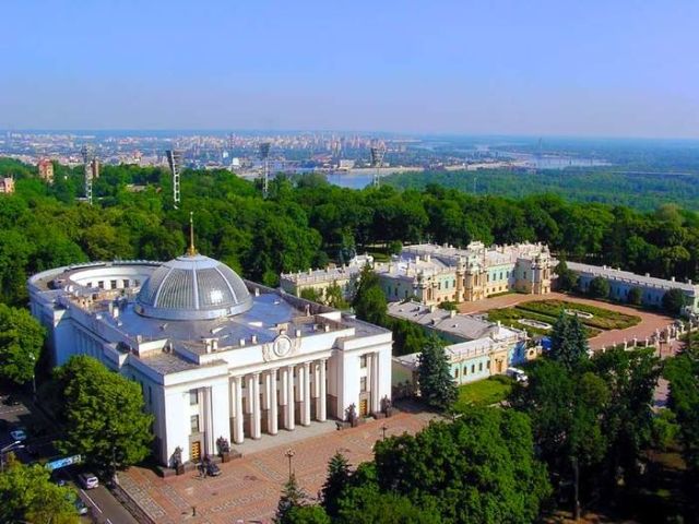 Мариинский парк