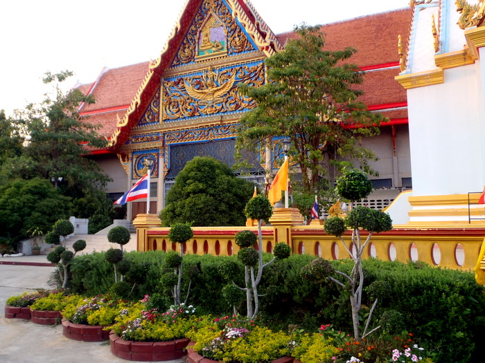 Храм Wat Thewa Sangkharam