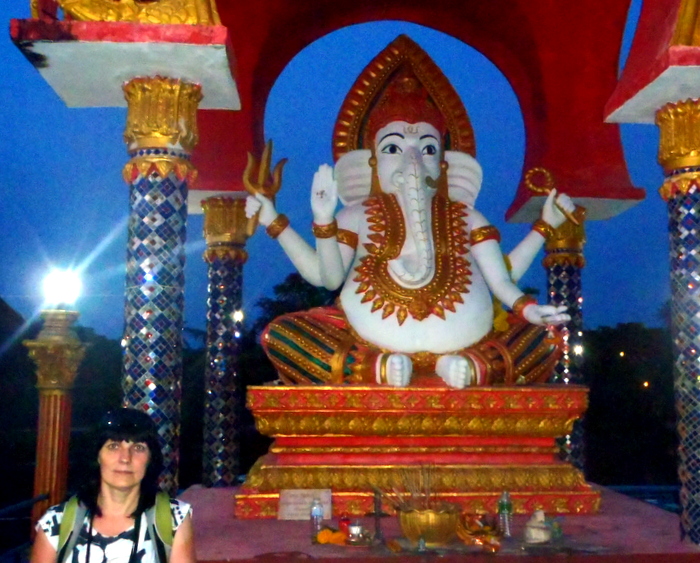 Храмовый комплекс Wat Plai Laem