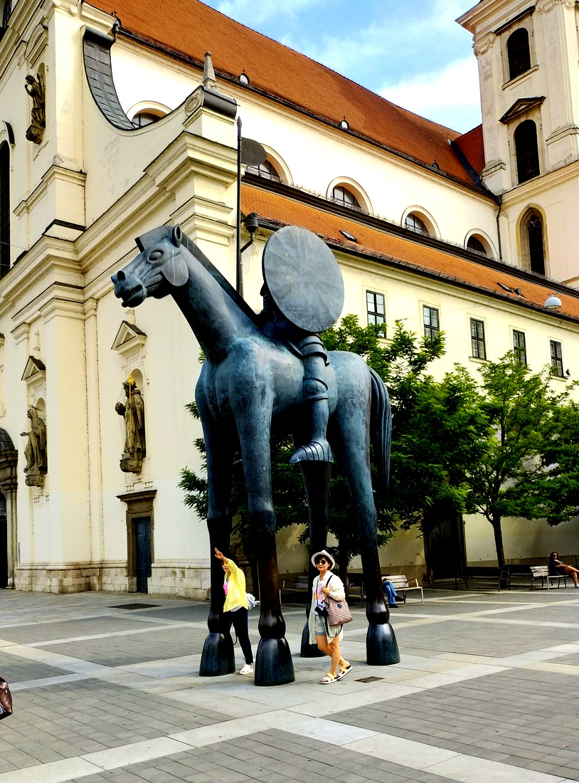 Необычные памятники в Брно